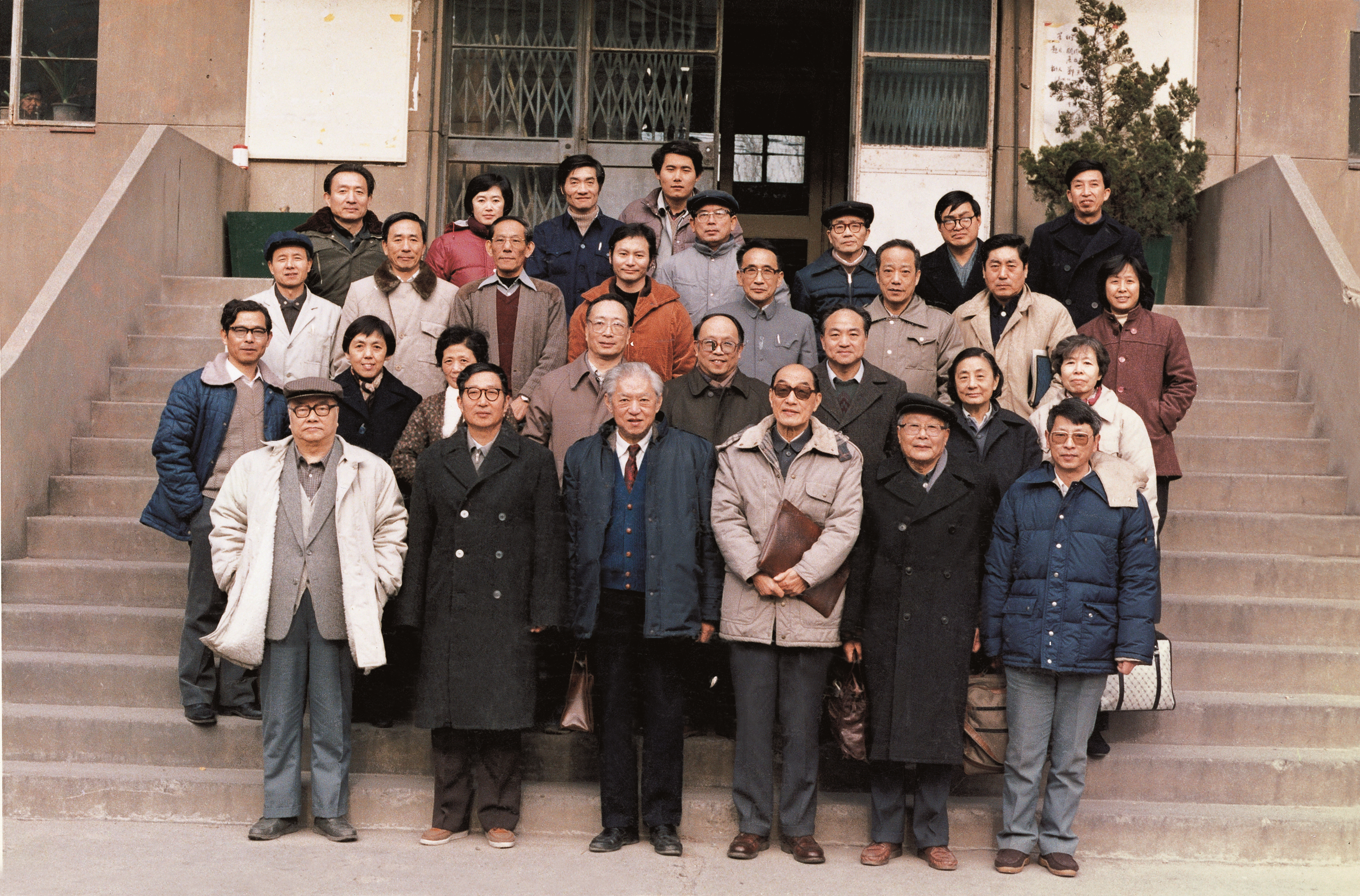 1989年生物大分子国家重点实验室首届年会  2排左4为杨福愉